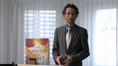 Aus Finsternis zum Licht